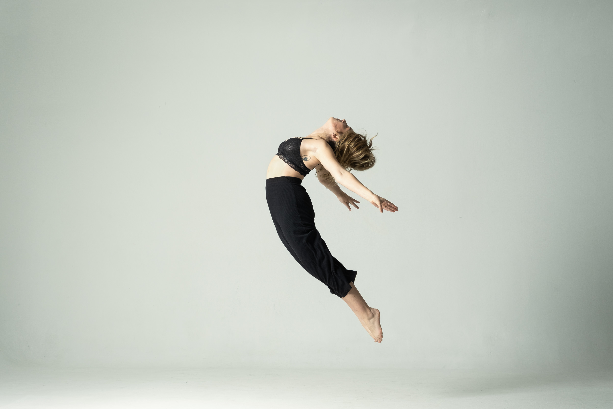 Warm-up für Pole Dance Fotoshooting – Ausdruck und Linien